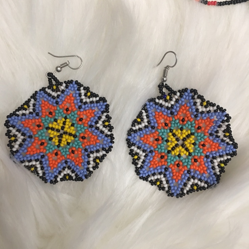 Native Huichol Set - Picture 2 of 3